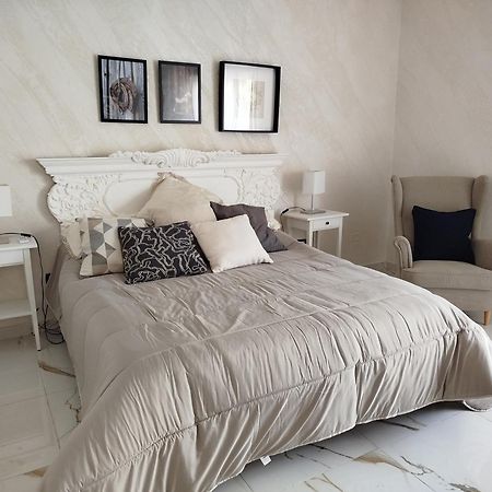 كالاتابيانو Bouganville Residence المظهر الخارجي الصورة