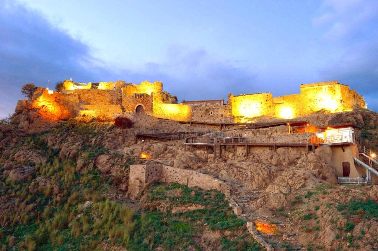 كالاتابيانو Bouganville Residence المظهر الخارجي الصورة