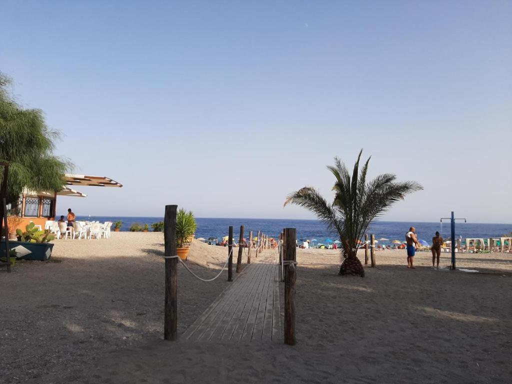 كالاتابيانو Bouganville Residence المظهر الخارجي الصورة